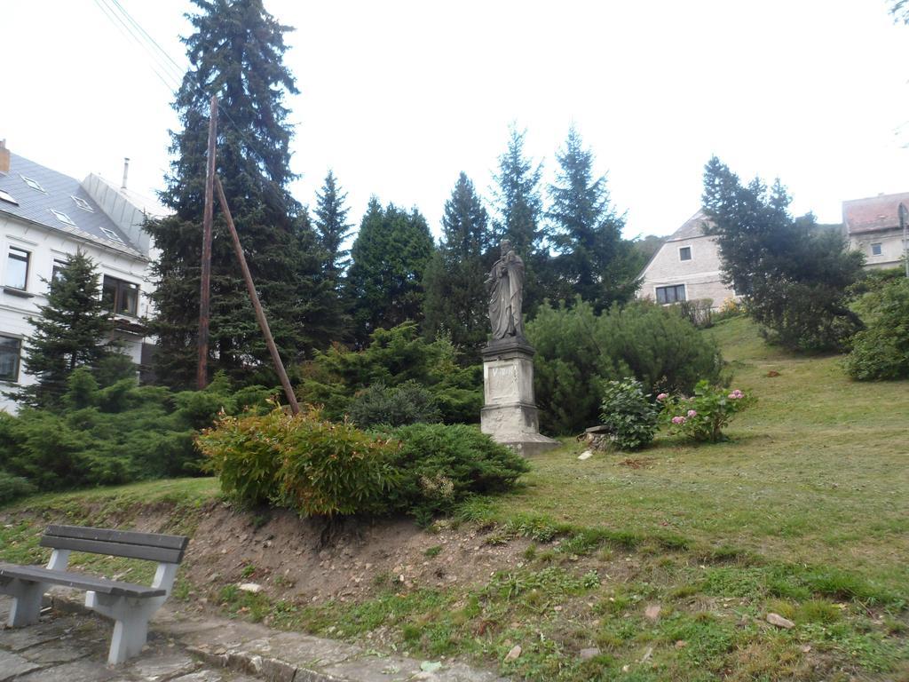 Pension Mikulka Mikulov v Krusnych Horach Екстериор снимка