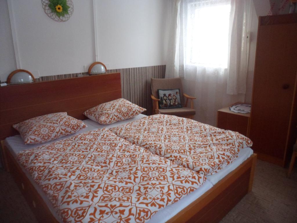 Pension Mikulka Mikulov v Krusnych Horach Екстериор снимка