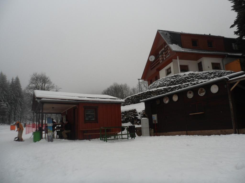 Pension Mikulka Mikulov v Krusnych Horach Екстериор снимка