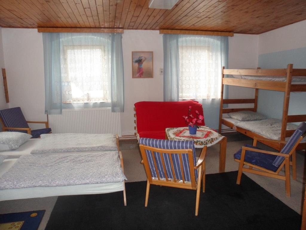Pension Mikulka Mikulov v Krusnych Horach Екстериор снимка