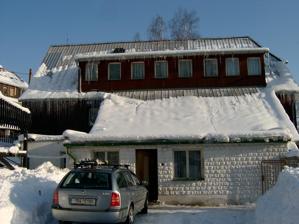 Pension Mikulka Mikulov v Krusnych Horach Екстериор снимка